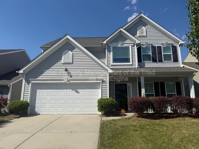 Building Photo - 2211 Talon Dr