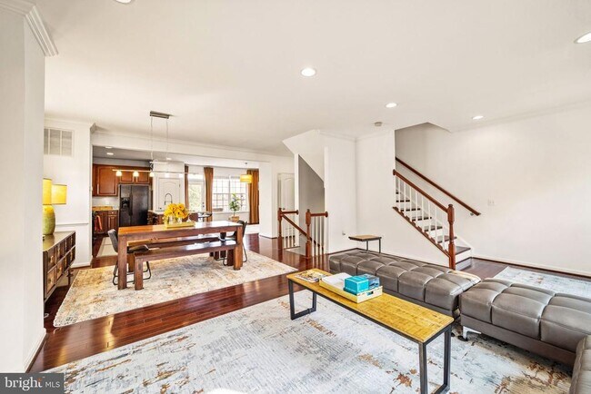 Building Photo - 43656 Chicacoon Creek Square