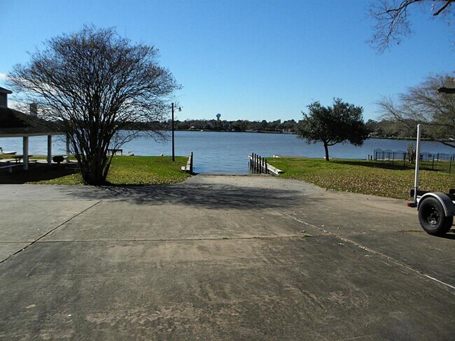 Building Photo - 307 Whitecap Dr