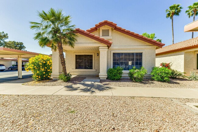 Building Photo - 1120 N Val Vista Dr