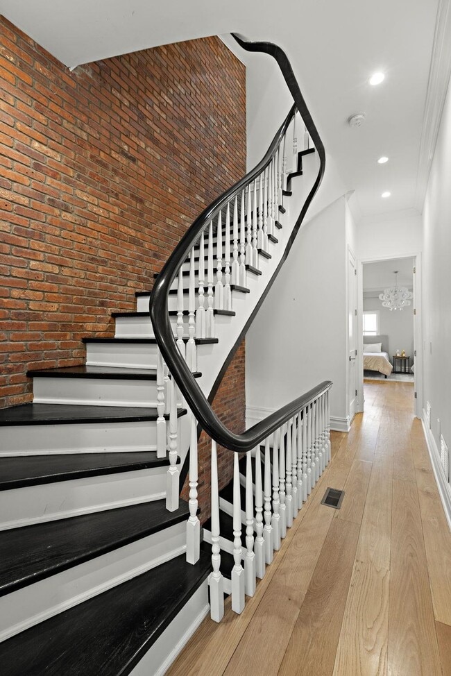 Building Photo - 526 Hudson St