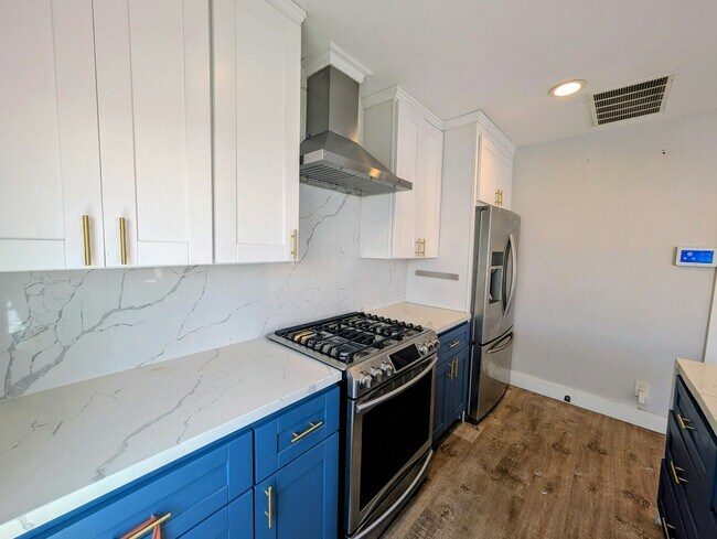 Building Photo - 4778 W Mountain View Dr