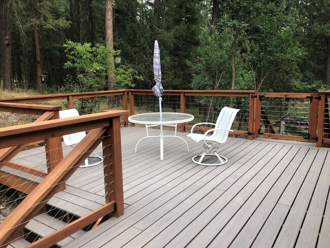 Building Photo - Wonderful Unfurnished 3 Bed 3 Bath Home ou...