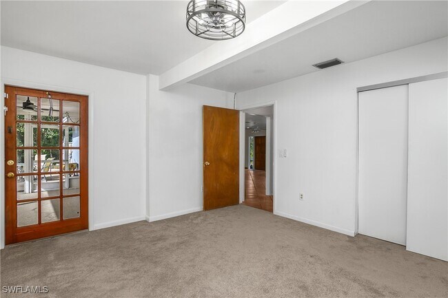 Building Photo - 48 Republic Dr