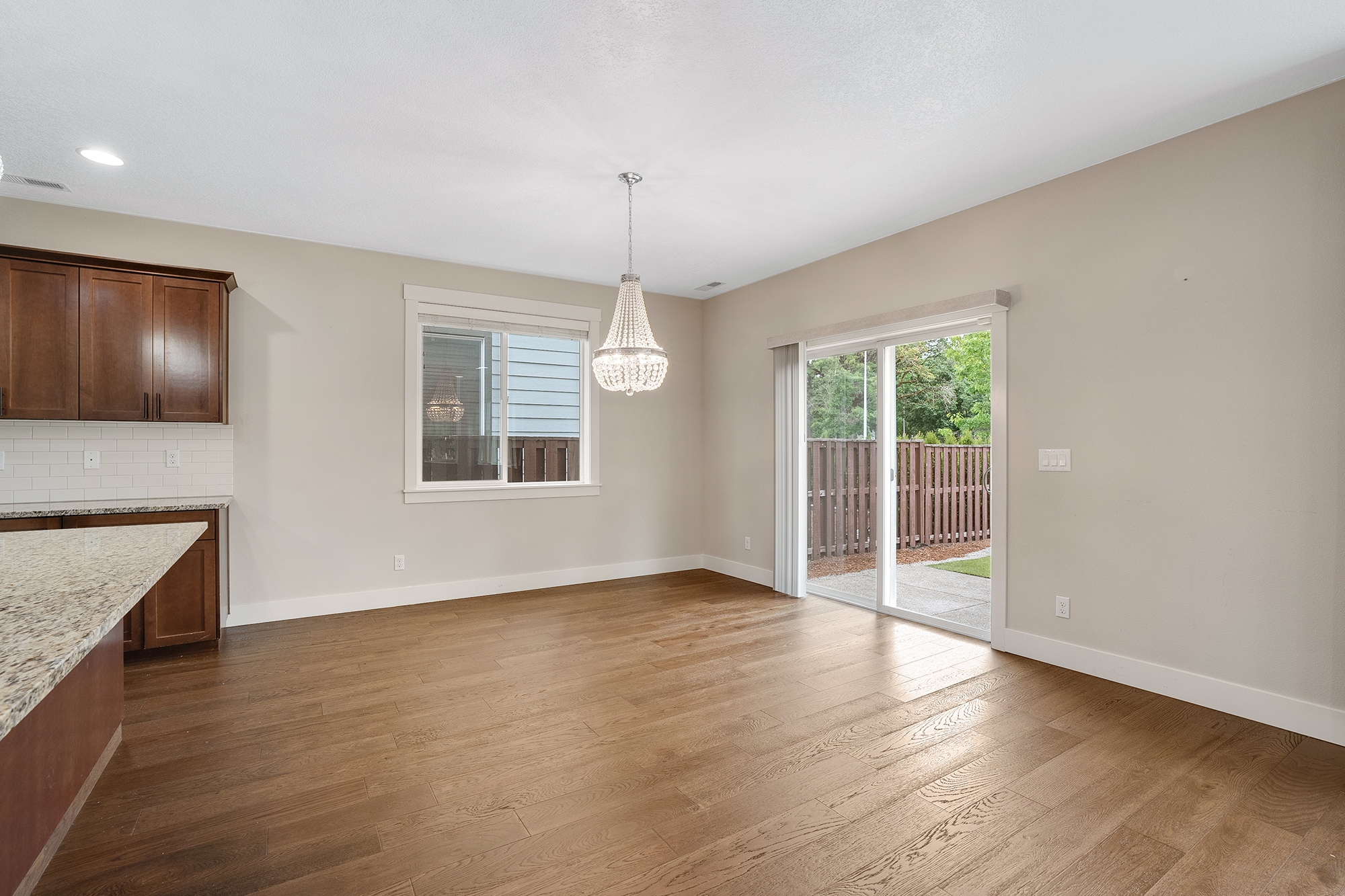 Building Photo - 28616 Greenway Dr