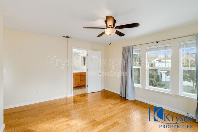 Building Photo - 664 Julmar Cir