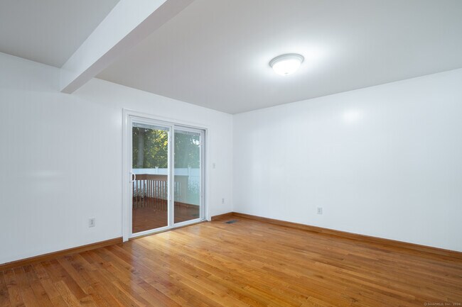 Building Photo - 107 Waverly Ave