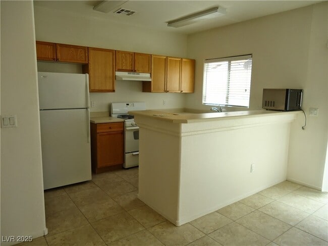 Building Photo - 9329 Square Dance Pl