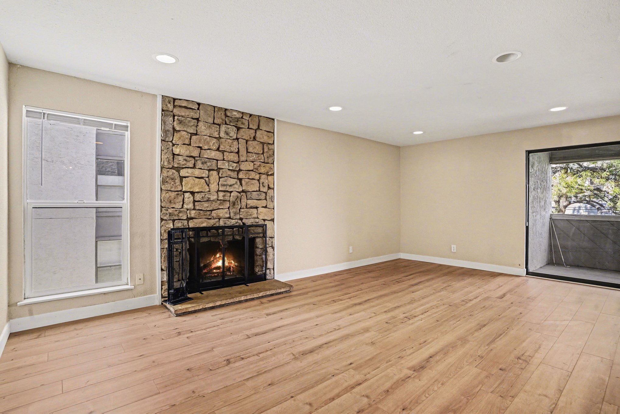 Building Photo - 9867 E Peakview Ave