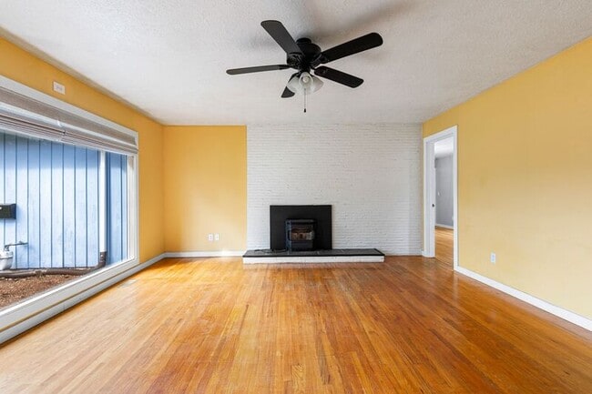 Building Photo - 8580 SE 34th Ave