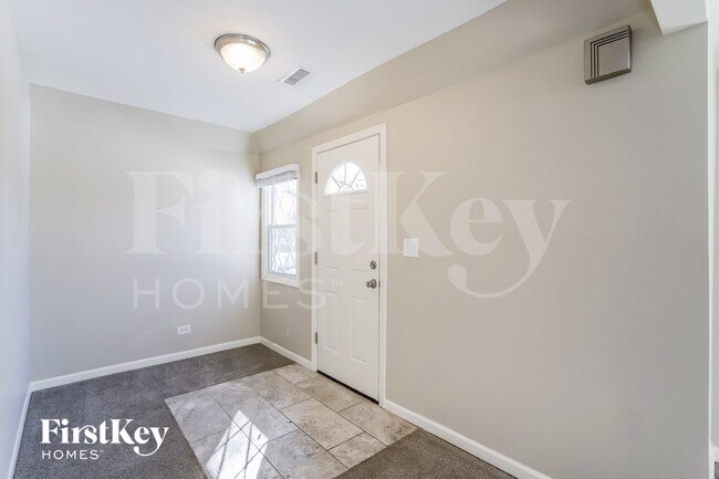 Building Photo - 123 Fairlawn Dr