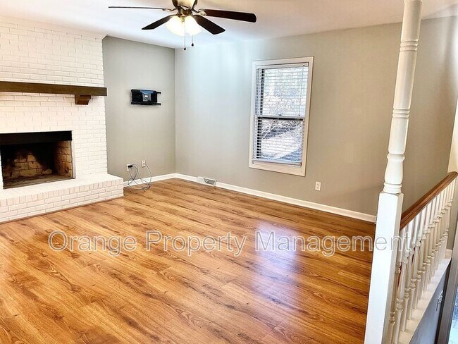 Building Photo - 328 Wellington Way