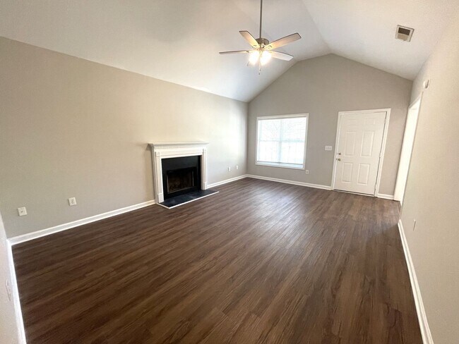 Building Photo - Newly Renovated 3br in East Athens, Available Mid June 2025