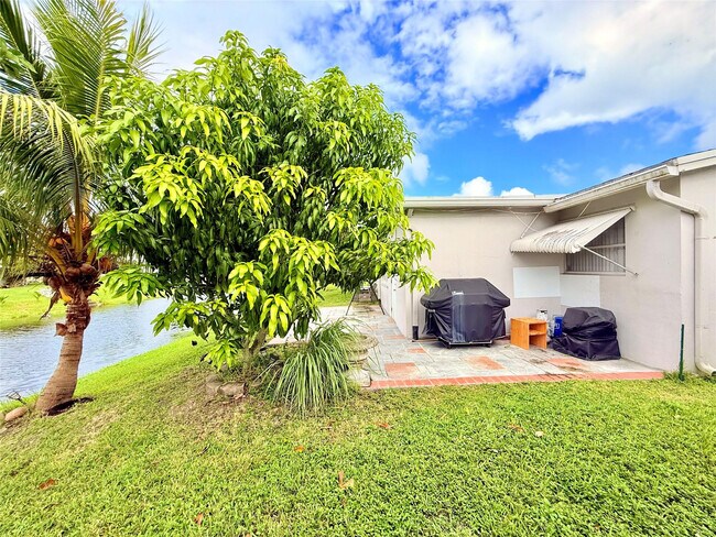 Building Photo - 6905 NW 15th St