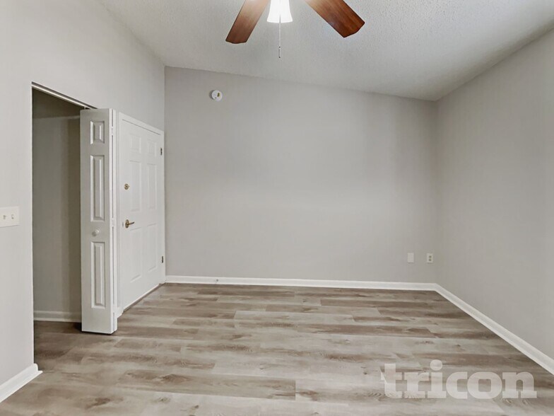 Building Photo - 27 Princess Rose Dr
