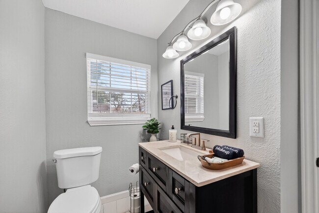 Building Photo - 4907 Marietta Ln