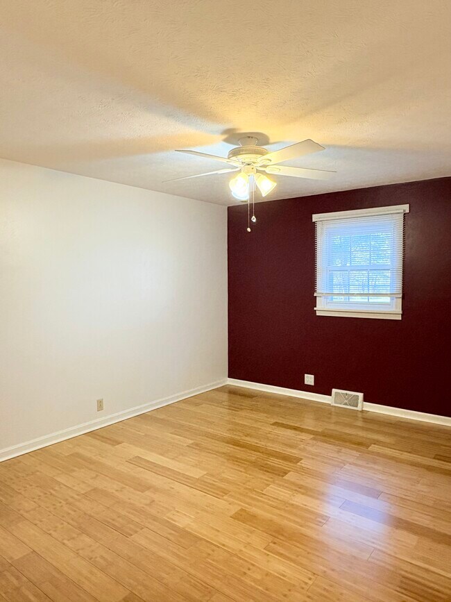 Building Photo - 11 Hightower Ct