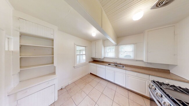 Building Photo - 35070 Acacia Ave