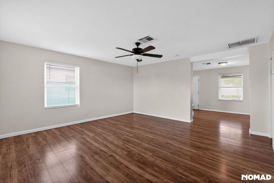 Building Photo - 1714 E Madison St