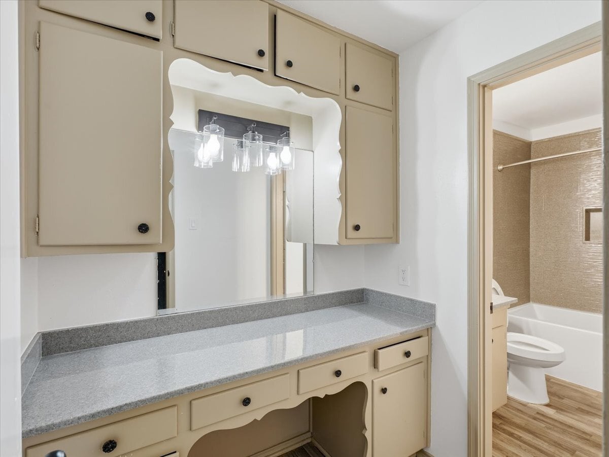 Building Photo - 1200 Thomas St