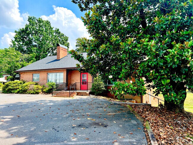 Building Photo - Mocksville