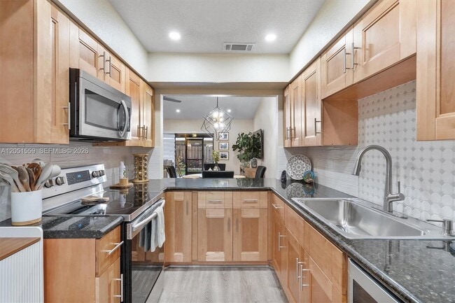 Building Photo - 1581 NW 98th Way