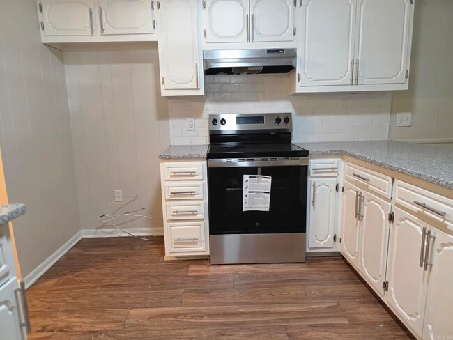 Building Photo - 3 Apache Dr