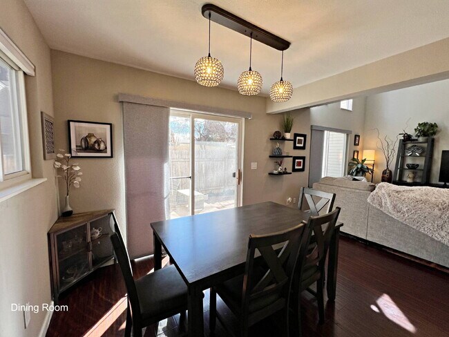 Building Photo - "Charming 2-Bed Townhouse Retreat on East Florida Ave with Spacious 1170 Sq Ft Layout!"