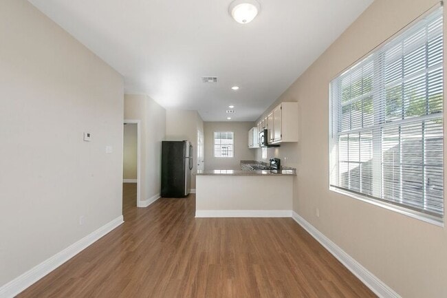 Building Photo - 407 N Tonti St