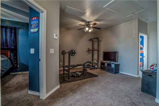 Building Photo - Deer Creek Schools + 4 bedroom + Gated Com...