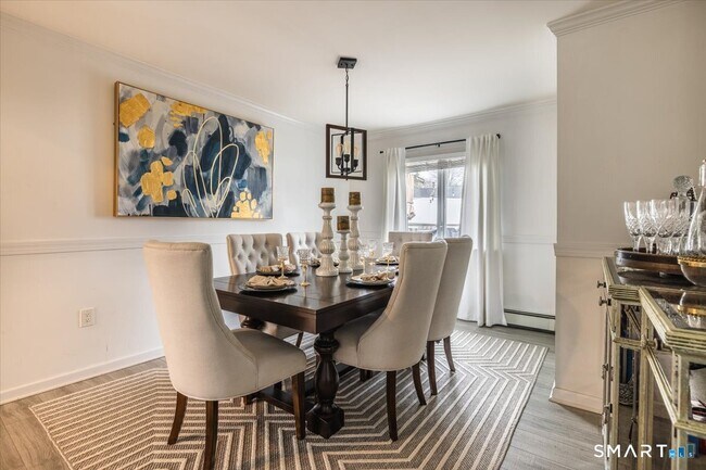 Building Photo - 56 Linden St