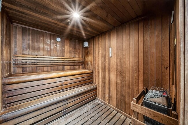 Building Photo - 500 Brickell Ave