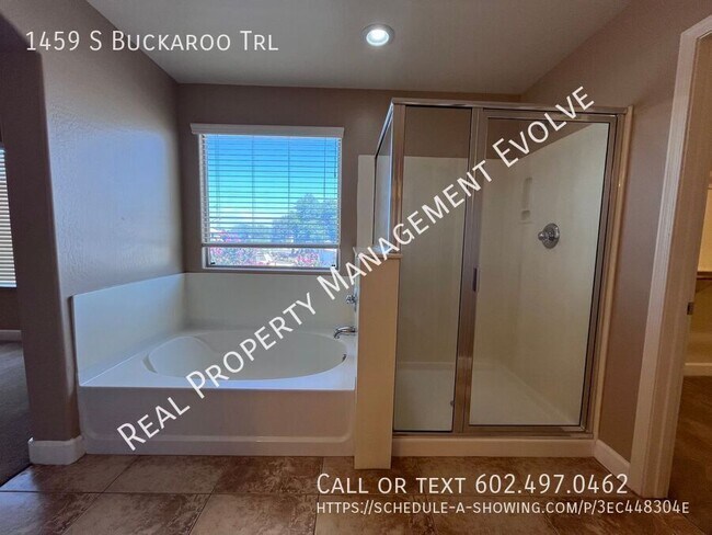 Building Photo - 1459 S Buckaroo Trail