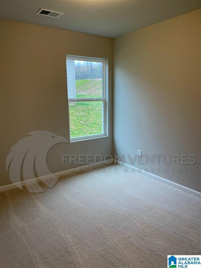 Building Photo - 401 Woodland Trl