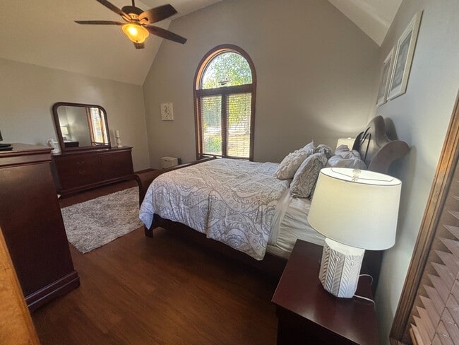 Building Photo - 14 Songbird Ln