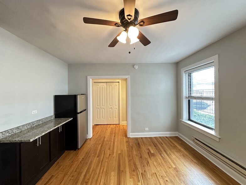 Building Photo - 625 W Patterson Ave
