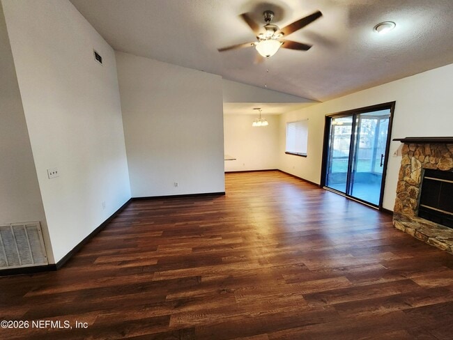 Building Photo - 4655 Trevi Dr