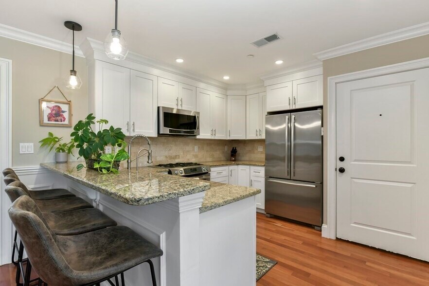 Building Photo - 49 L St