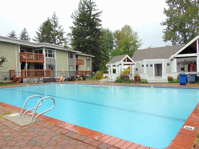 Building Photo - Spacious Condo Available Now in Great Loca...