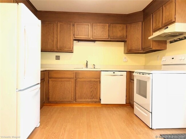 Building Photo - 246 Woodford Ave