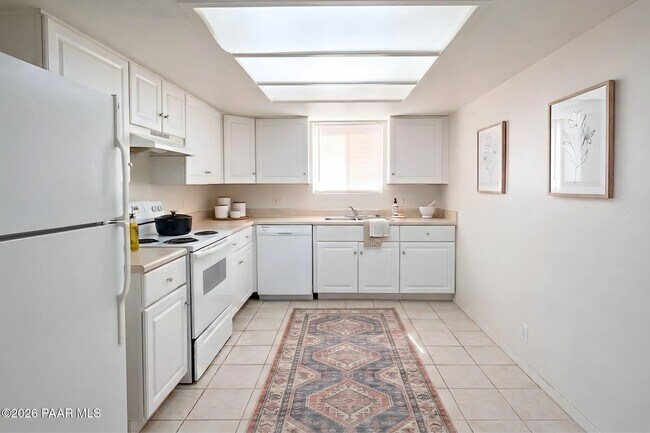 Building Photo - 3170 N Tani Rd