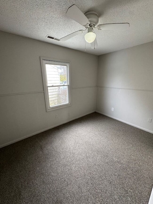 Building Photo - 1404 Dubois St