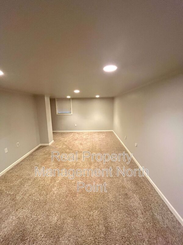 Building Photo - 2301 Echo Hills Cir NE