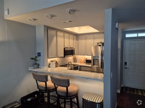 Building Photo - 2208 River Run Dr