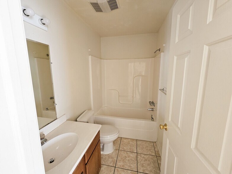 Building Photo - 1859 Brazil Ave