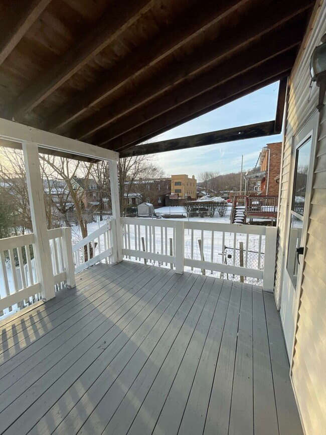 Building Photo - 618 Penn Ave