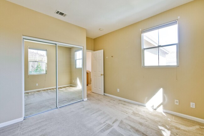 Building Photo - 443 Farrel Ct