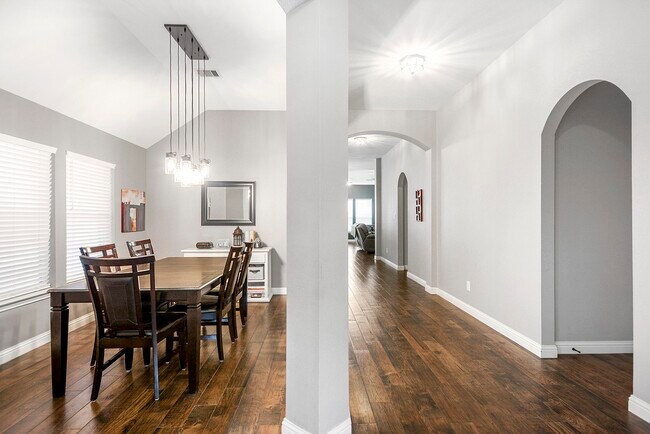 Building Photo - 28139 Canyon Wren Dr