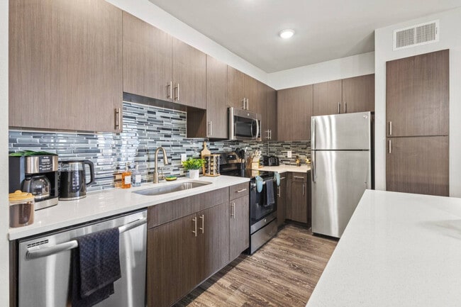 Building Photo - 8122 Midtown Blvd