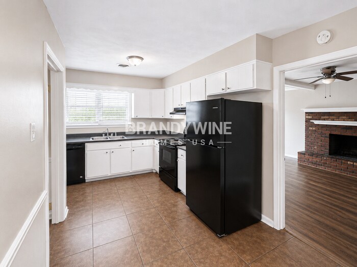 Building Photo - 3076 Emerald St